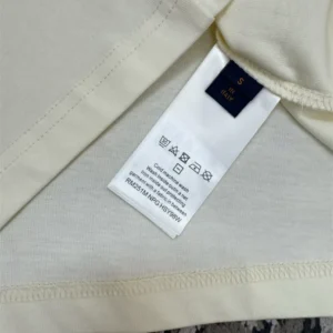 Louis Vuitton Embroidered Signature T-Shirt - LRT154