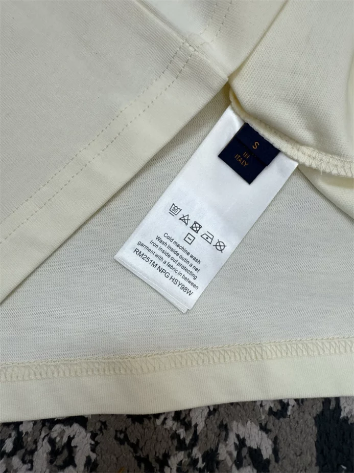 Louis Vuitton Embroidered Signature T-Shirt - LRT154