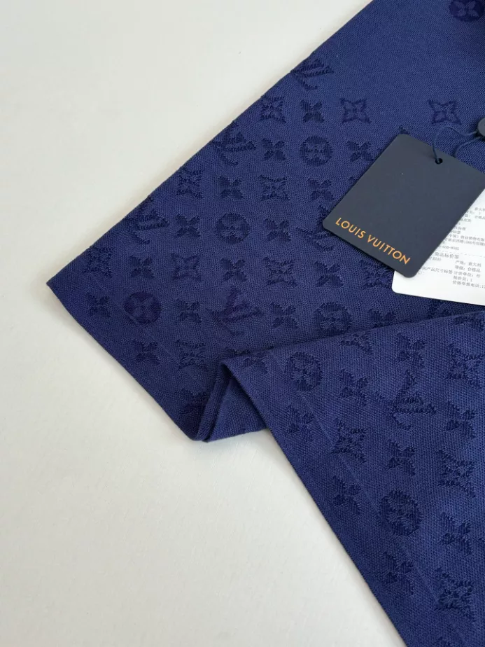 Louis Vuitton Gradient Signature Flock Print T-Shirt - LRT155