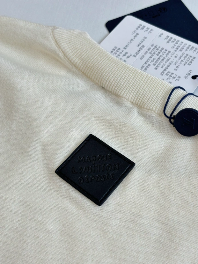 Louis Vuitton Logo Cotton T-Shirt - LRT165