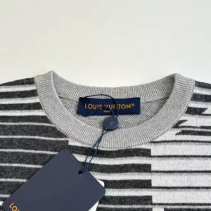 Louis Vuitton Monogram Short-Sleeved Crewneck - LRT160
