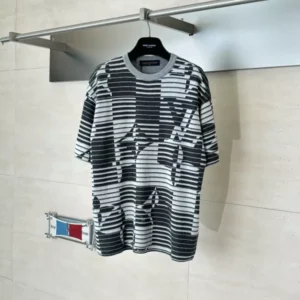 Louis Vuitton Monogram Short-Sleeved Crewneck - LRT160