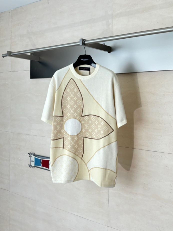Louis Vuitton Patchwork Signature Short-Sleeved Crewneck - LRT167