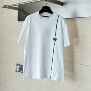 Louis Vuitton Signature T-Shirt - LRT162