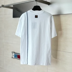 Louis Vuitton Signature T-Shirt - LRT162