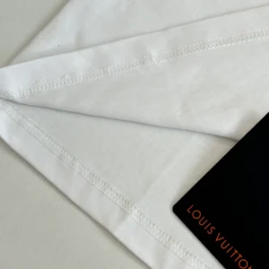Louis Vuitton Signature T-Shirt - LRT162