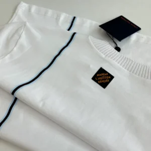 Louis Vuitton Signature T-Shirt - LRT162