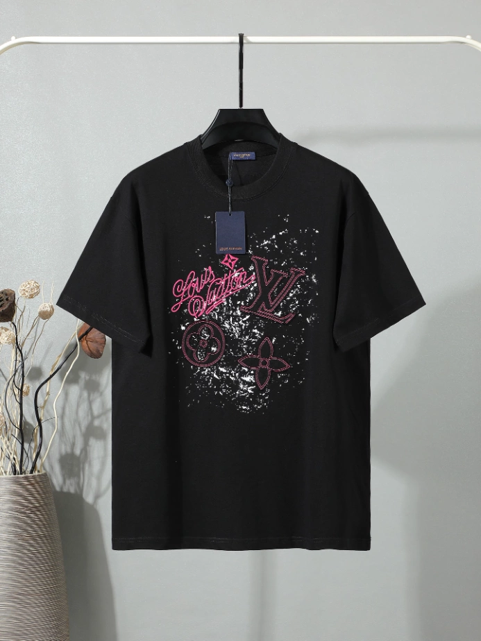 Louis Vuitton T-shirt - LRT138