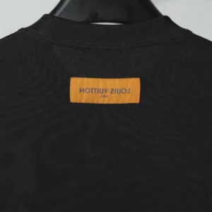 Louis Vuitton T-shirt - LRT138