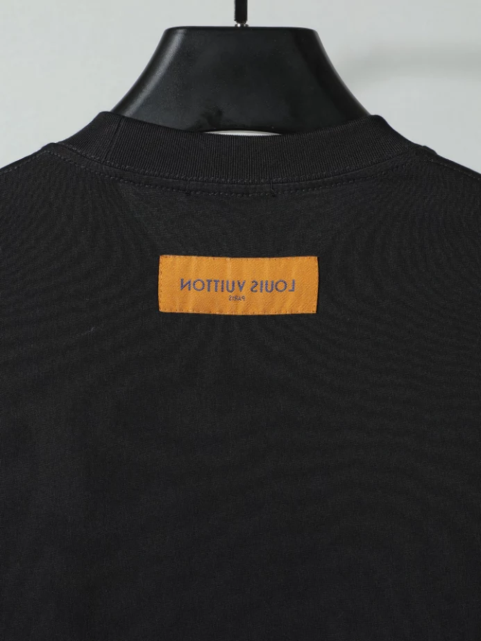 Louis Vuitton T-shirt - LRT138