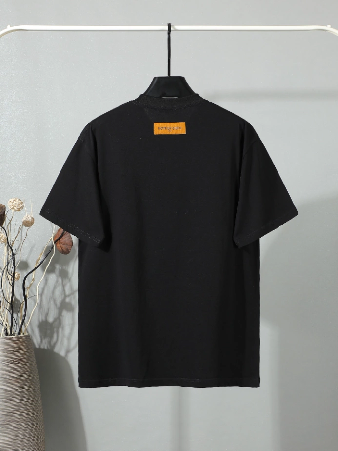 Louis Vuitton T-shirt - LRT138
