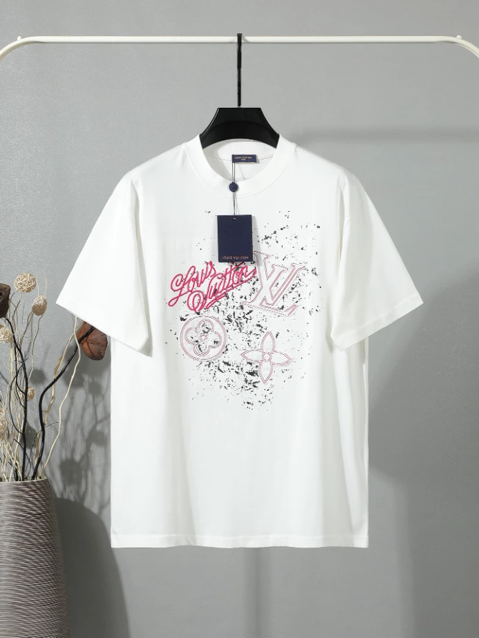Louis Vuitton T-shirt - LRT139