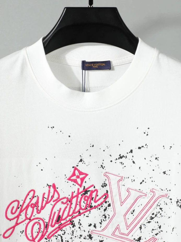 Louis Vuitton T-shirt - LRT139