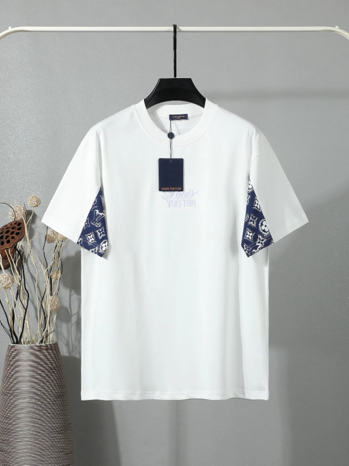 Louis Vuitton T-shirt - LRT140
