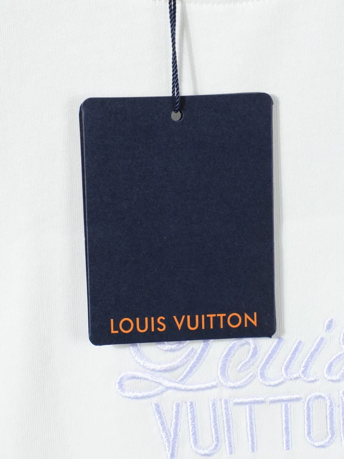 Louis Vuitton T-shirt - LRT140