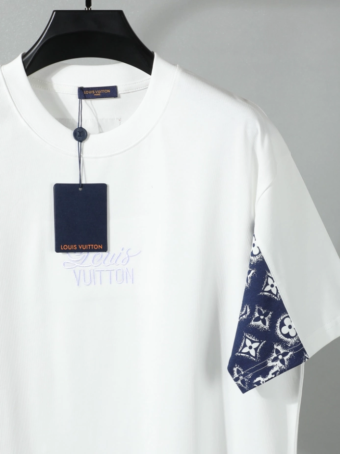 Louis Vuitton T-shirt - LRT140