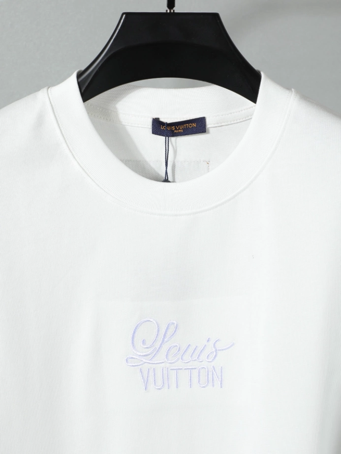 Louis Vuitton T-shirt - LRT140
