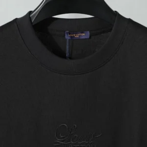Louis Vuitton T-shirt - LRT141