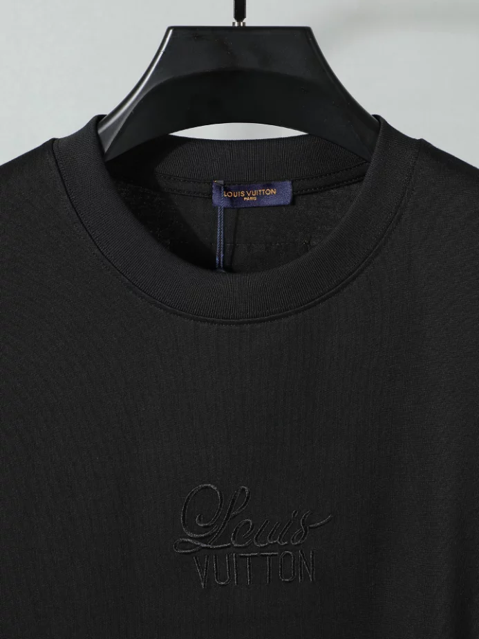 Louis Vuitton T-shirt - LRT141
