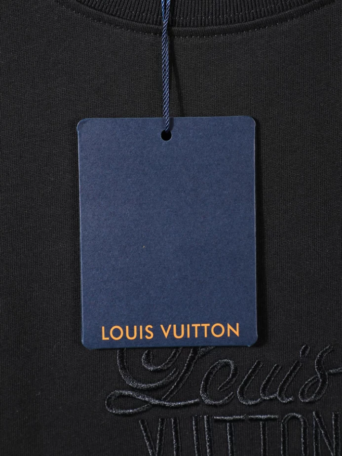 Louis Vuitton T-shirt - LRT141