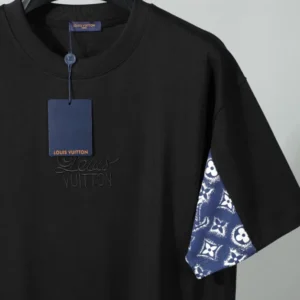 Louis Vuitton T-shirt - LRT141