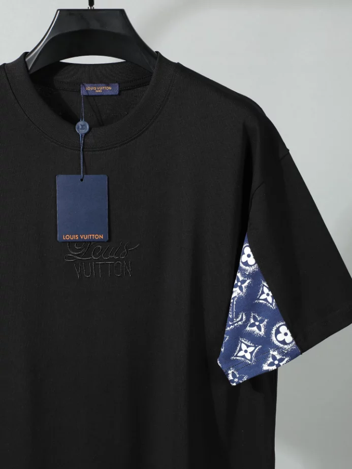 Louis Vuitton T-shirt - LRT141