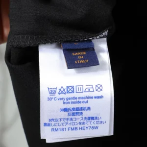 Louis Vuitton T-shirt - LRT142