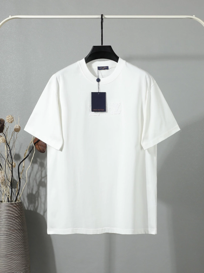 Louis Vuitton T-shirt - LRT144