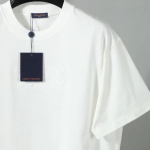 Louis Vuitton T-shirt - LRT144
