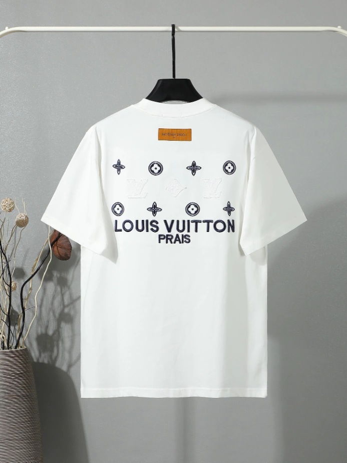 Louis Vuitton T-shirt - LRT144