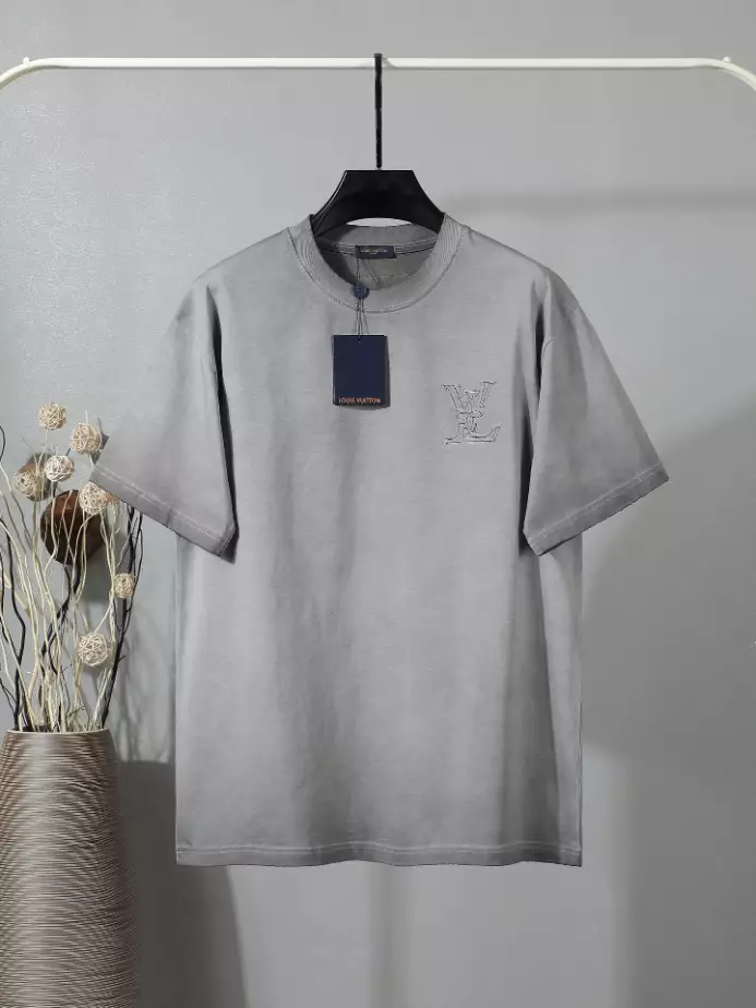 Louis Vuitton T-shirt - LRT145