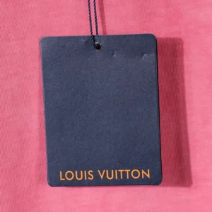 Louis Vuitton T-shirt - LRT146