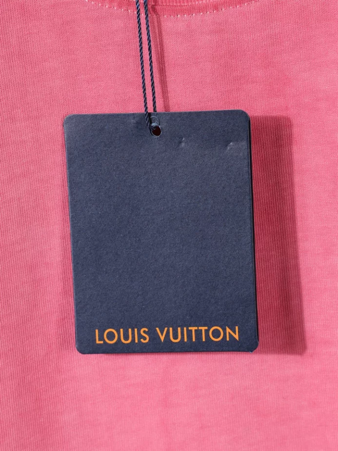 Louis Vuitton T-shirt - LRT146
