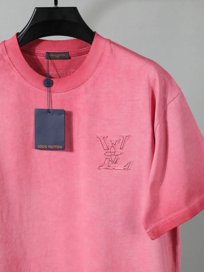 Louis Vuitton T-shirt - LRT146