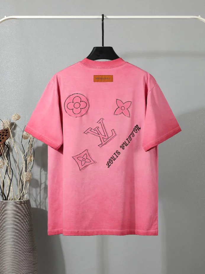 Louis Vuitton T-shirt - LRT146