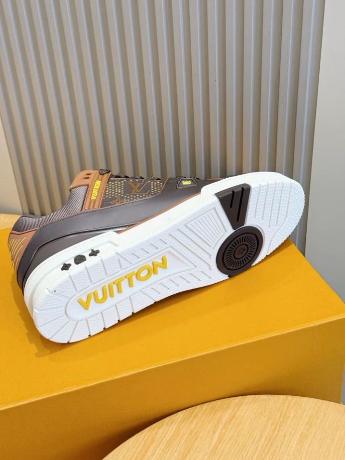 LV Trainer Sneaker - RLS199
