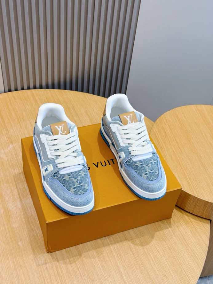 LV Trainer Sneaker - RLS197