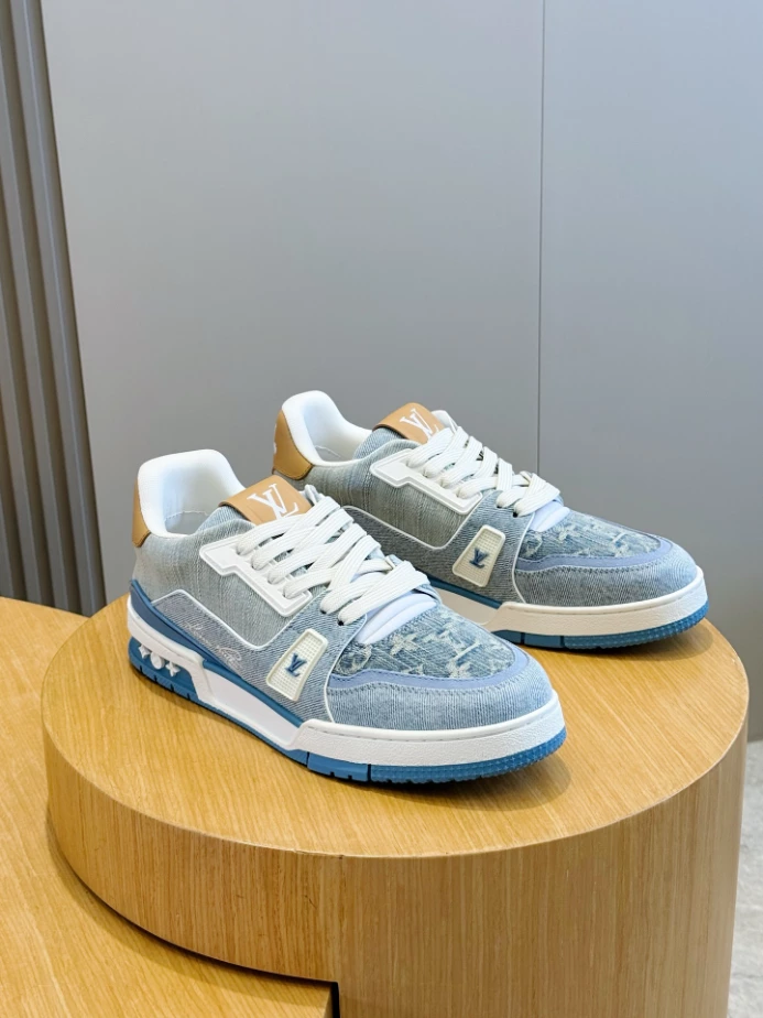 LV Trainer Sneaker - RLS197