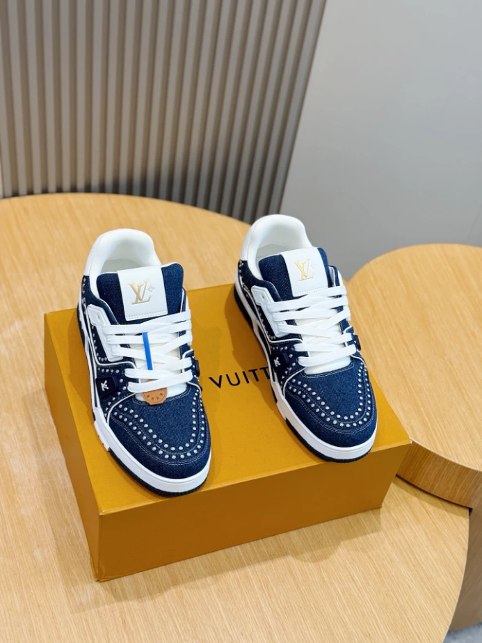 LV Trainer Sneaker - RLS198