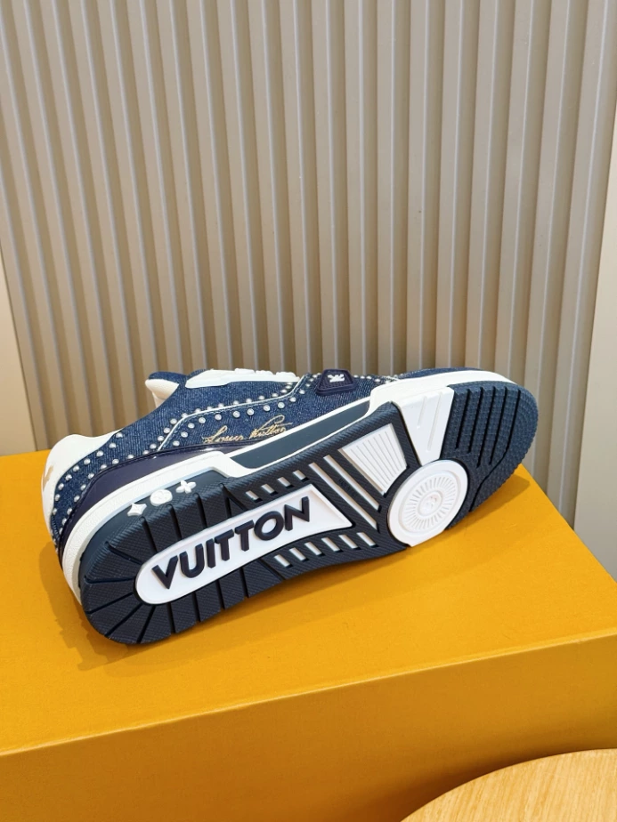 LV Trainer Sneaker - RLS198