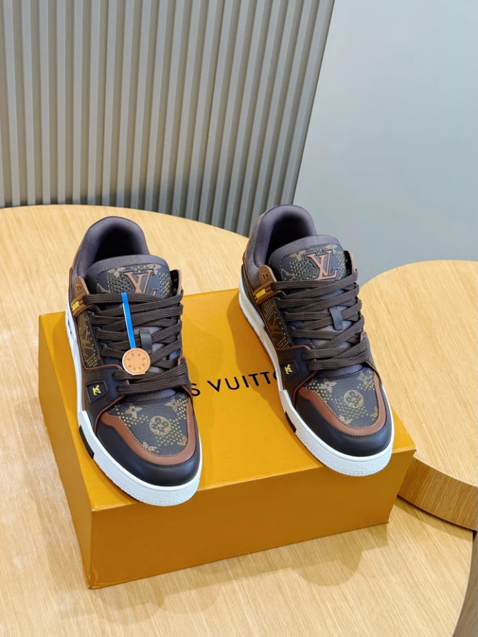 LV Trainer Sneaker - RLS199