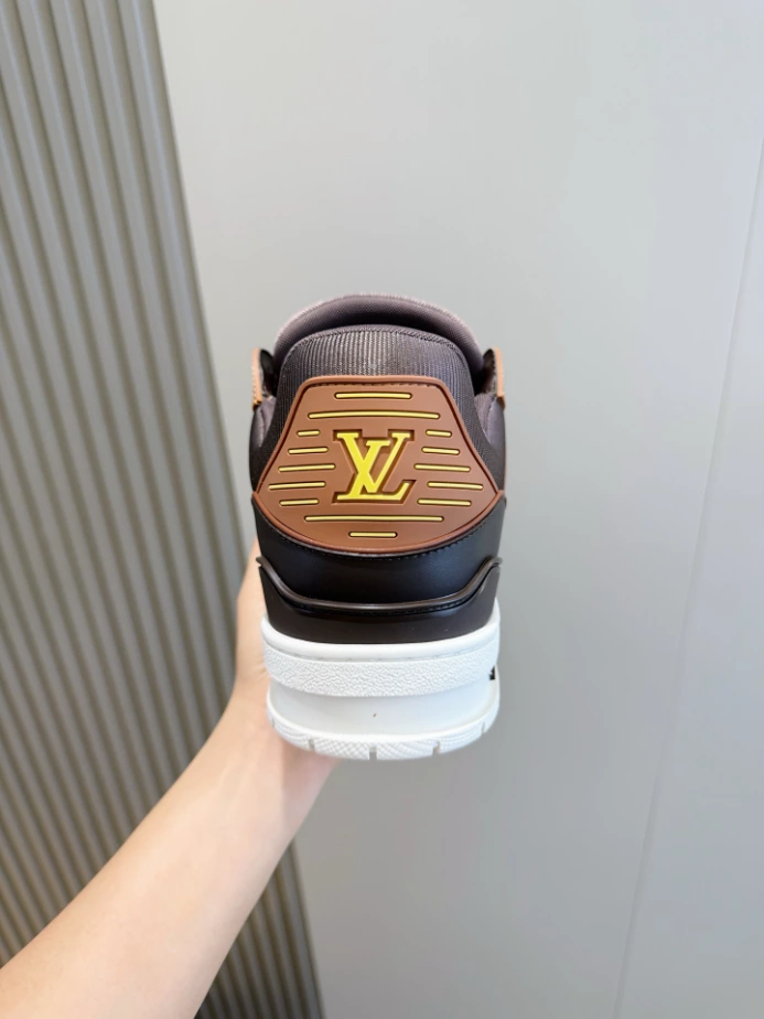 LV Trainer Sneaker - RLS199