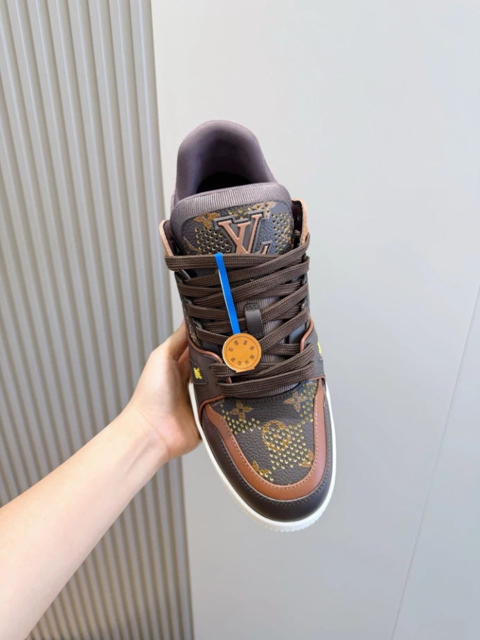 LV Trainer Sneaker - RLS199