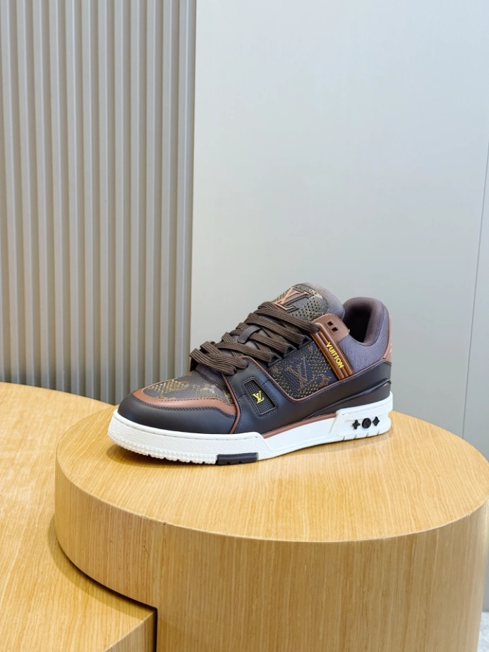 LV Trainer Sneaker - RLS199