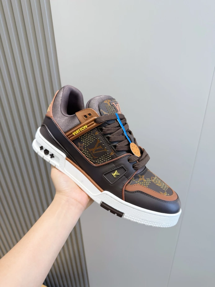 LV Trainer Sneaker - RLS199