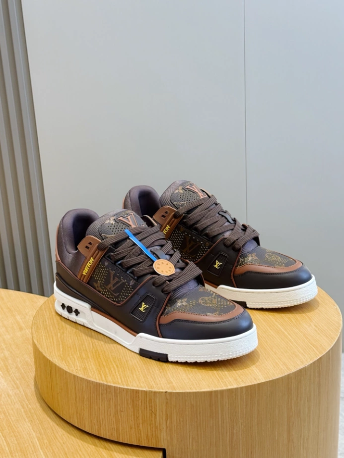 LV Trainer Sneaker - RLS199