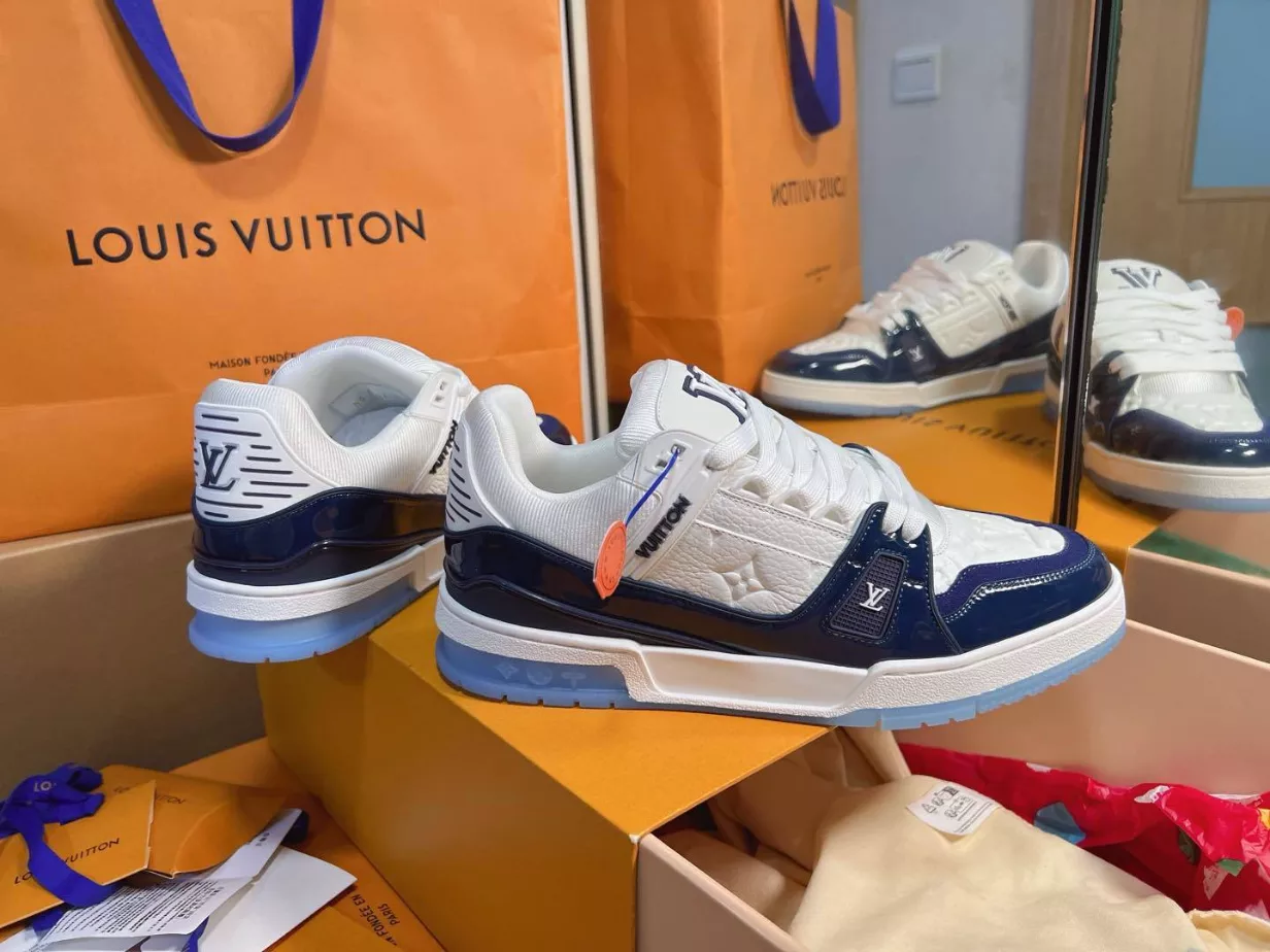 LV Trainer Sneaker - RLS200
