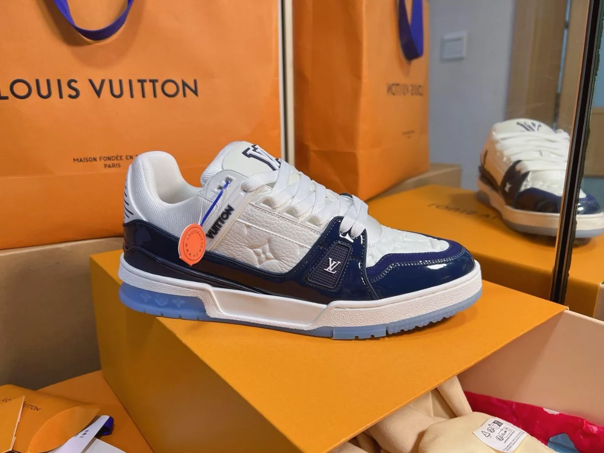LV Trainer Sneaker - RLS200