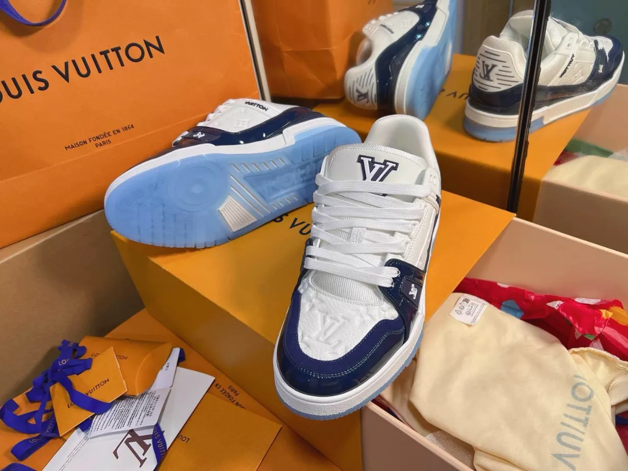 LV Trainer Sneaker - RLS200