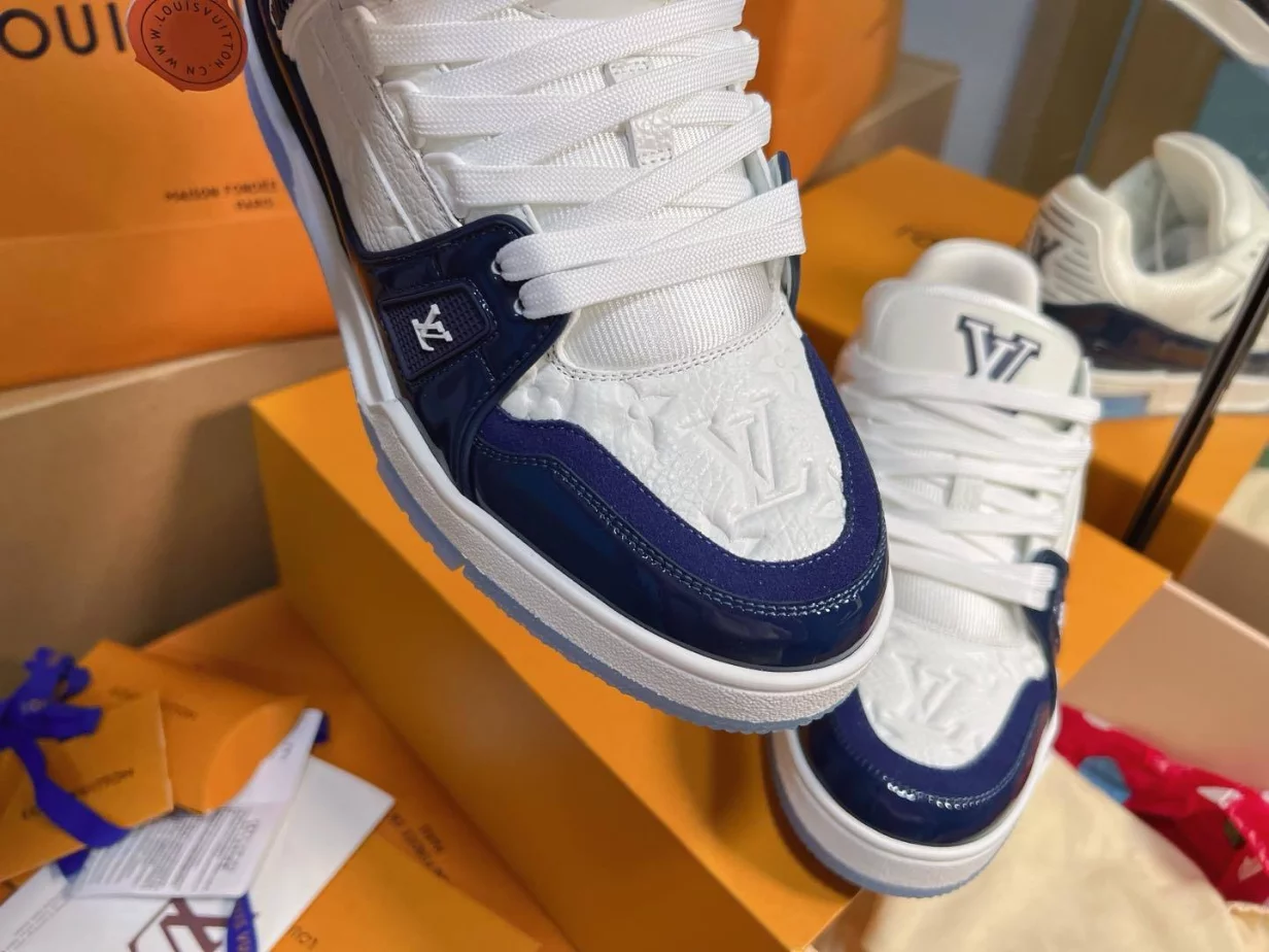 LV Trainer Sneaker - RLS200 - Image 5